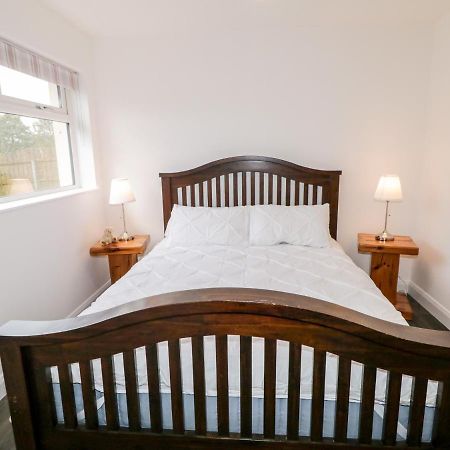 Вилла 19A Lismenary Road Ballyclare Экстерьер фото