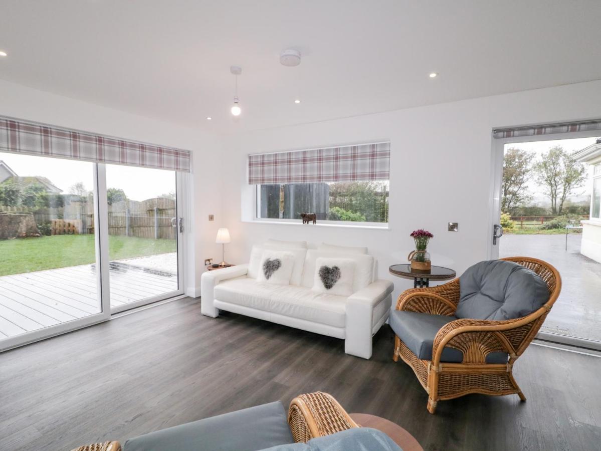 Вилла 19A Lismenary Road Ballyclare Экстерьер фото