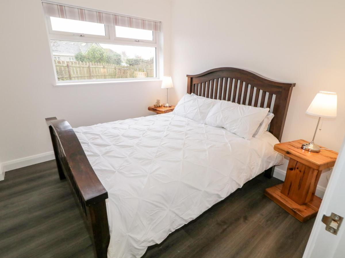 Вилла 19A Lismenary Road Ballyclare Экстерьер фото