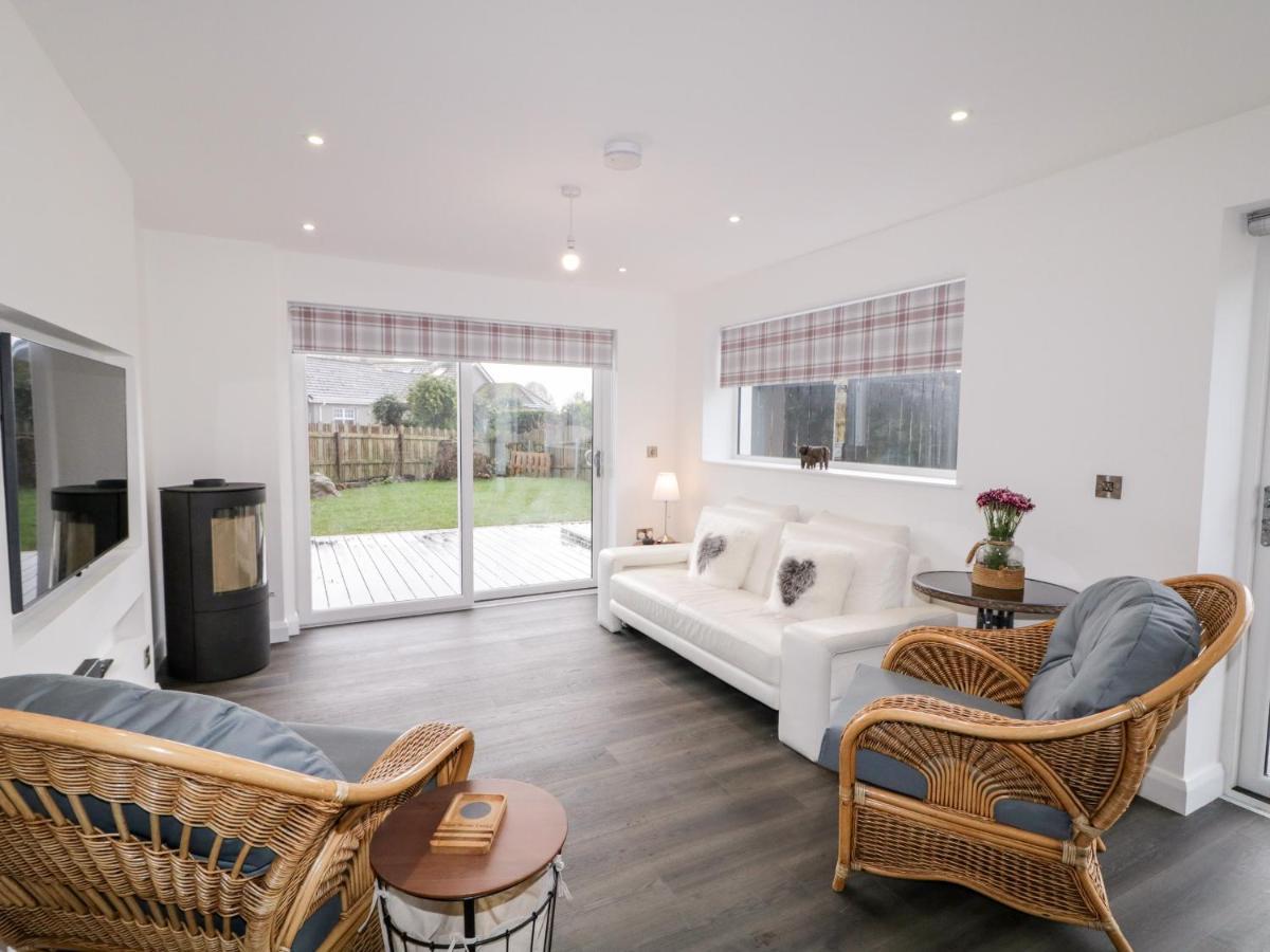 Вилла 19A Lismenary Road Ballyclare Экстерьер фото